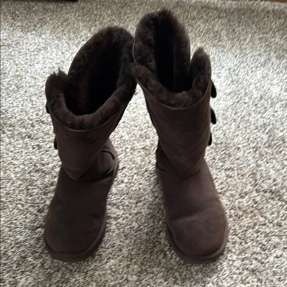 Cozy Brown Buttoned Women's Boots - Picture 2 of 8